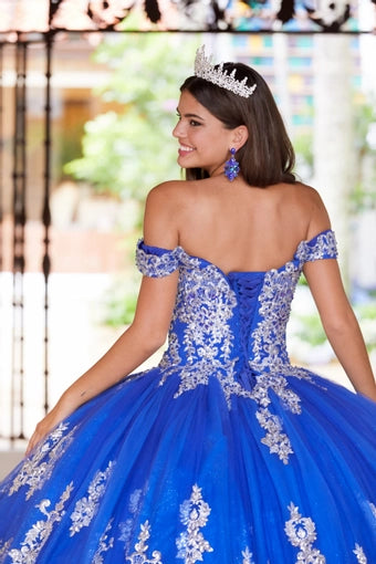 Q126 SOPHIA THOMAS 8